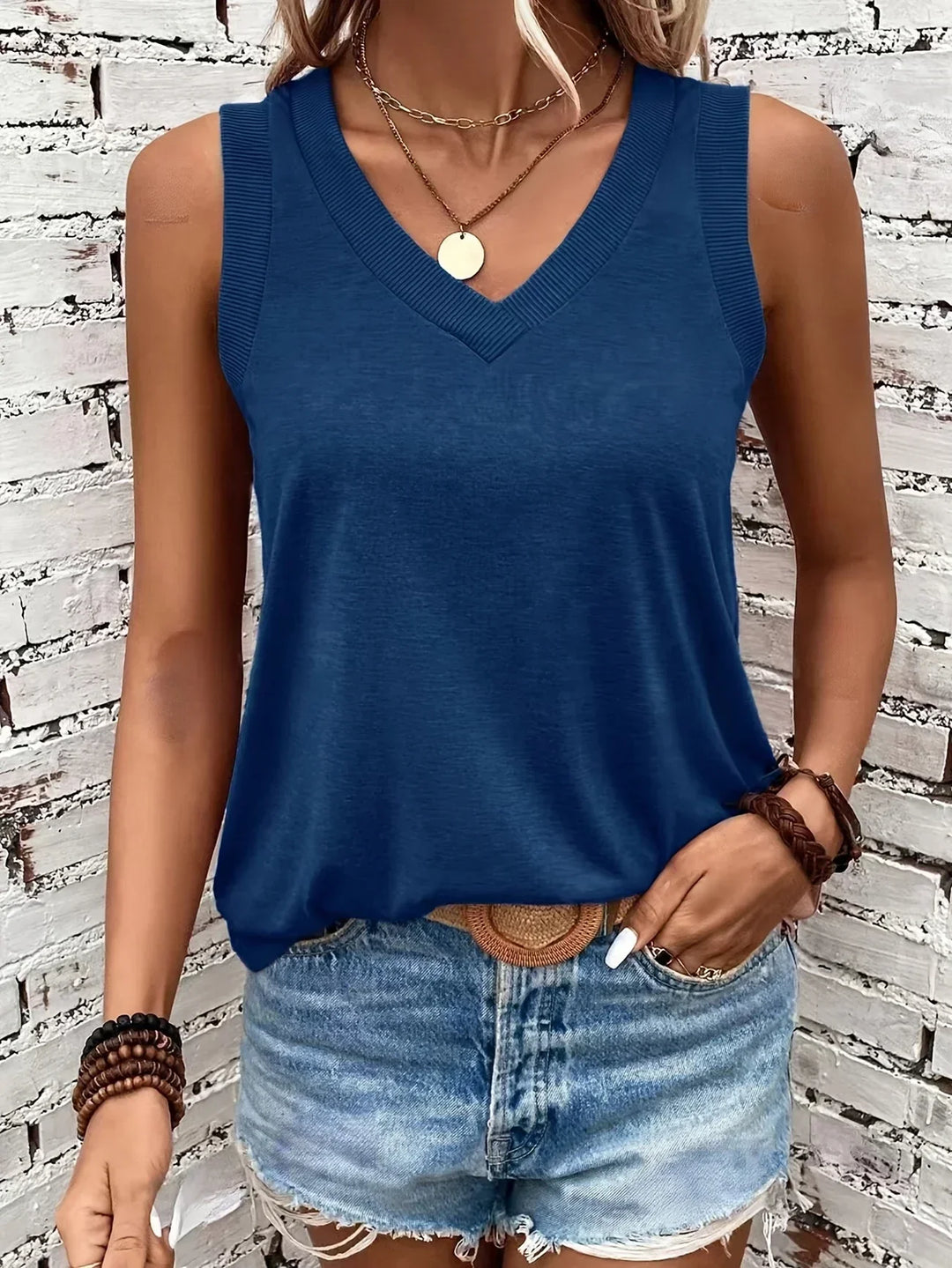 Grace & Jess | Breathable V-Neck And Sleeveless Top