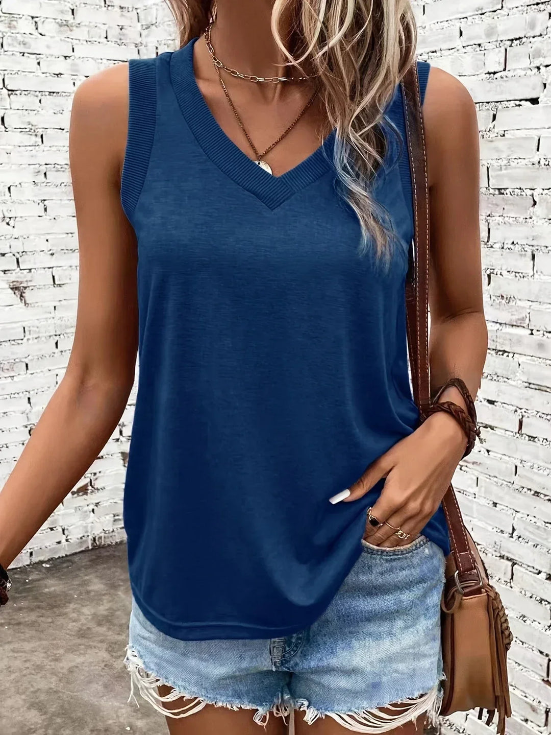 Grace & Jess | Breathable V-Neck And Sleeveless Top