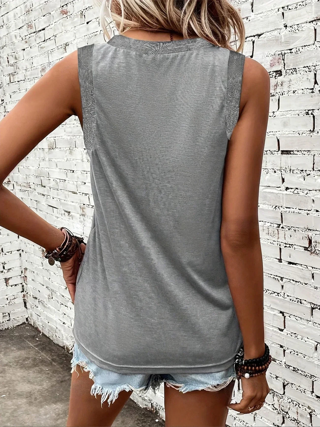 Grace & Jess | Breathable V-Neck And Sleeveless Top