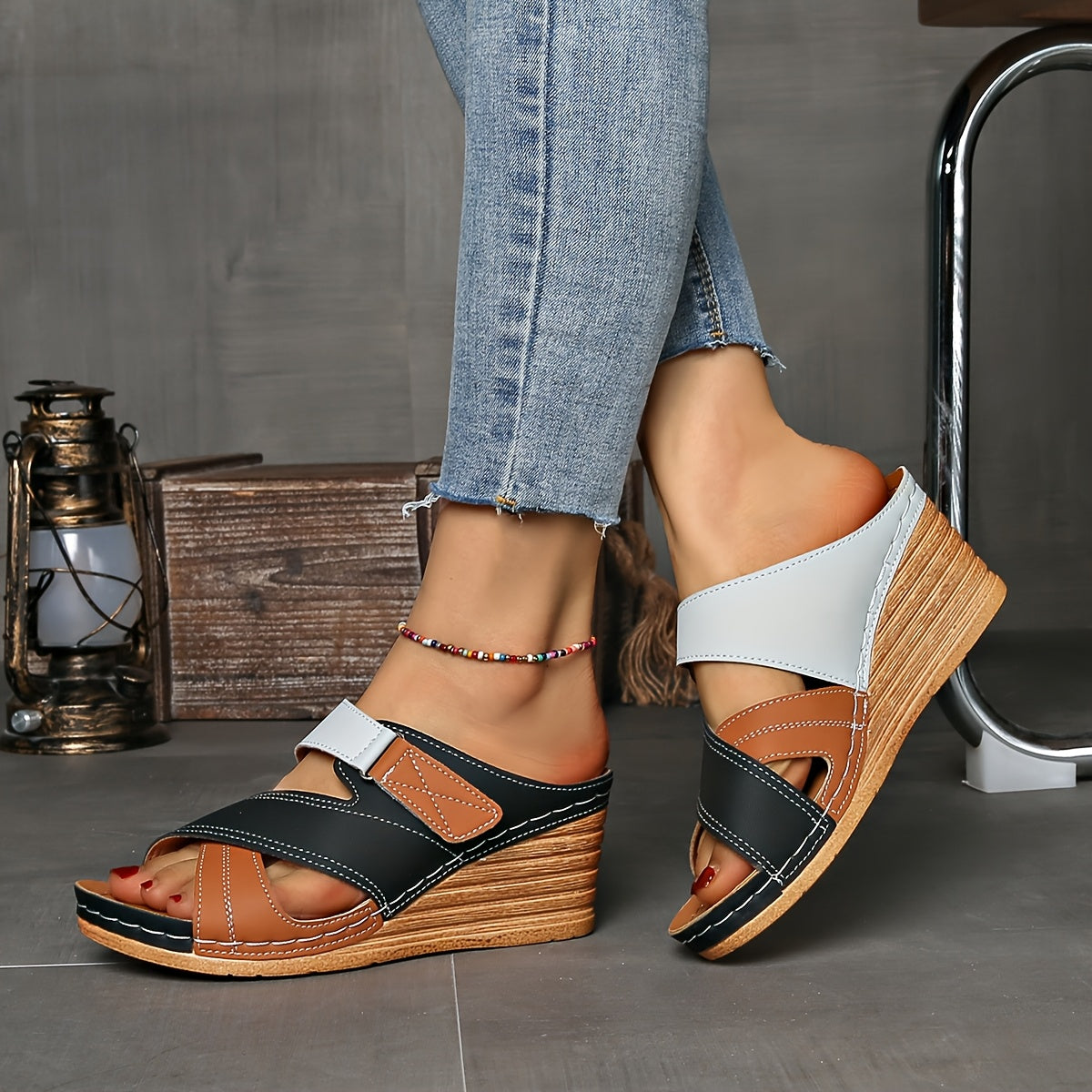 Aerith | Women's Two-Tone Wedge Summer Slides
