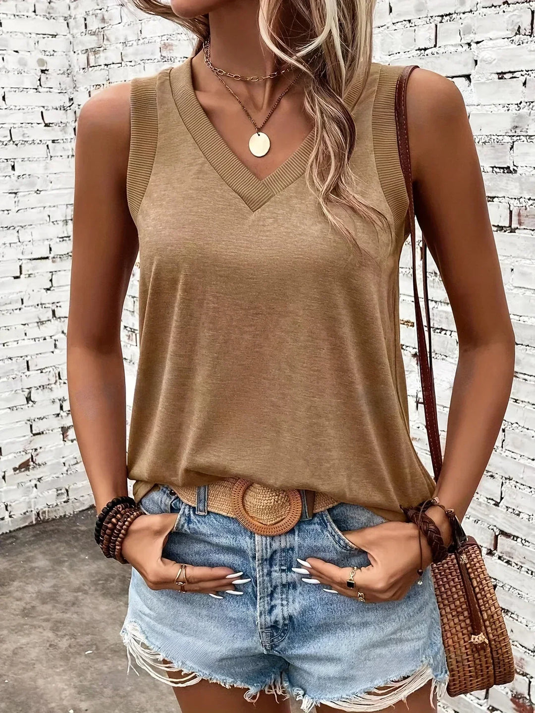 Grace & Jess | Breathable V-Neck And Sleeveless Top