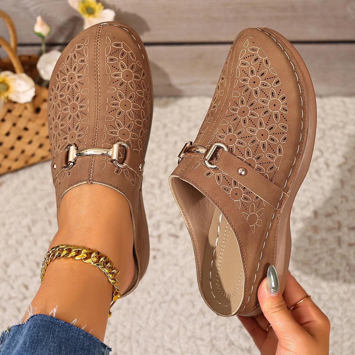 Calista | Women's Floral Pattern Slide in Clogs