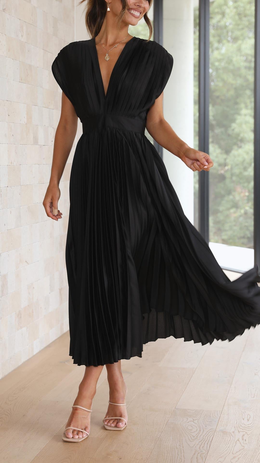 Lucasta | Women's Pleated V Neck Maxi Dress