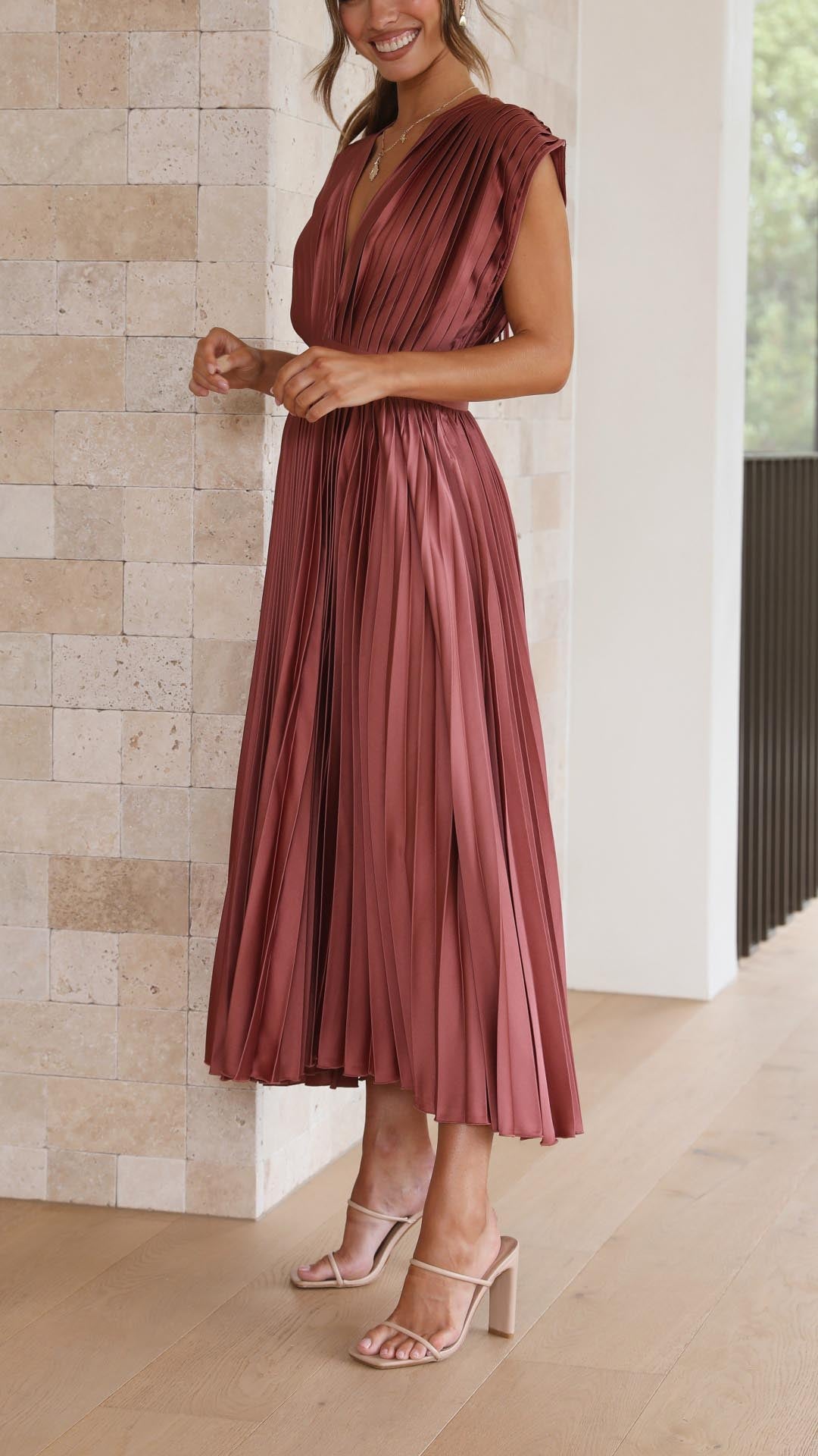 Lucasta | Women's Pleated V Neck Maxi Dress