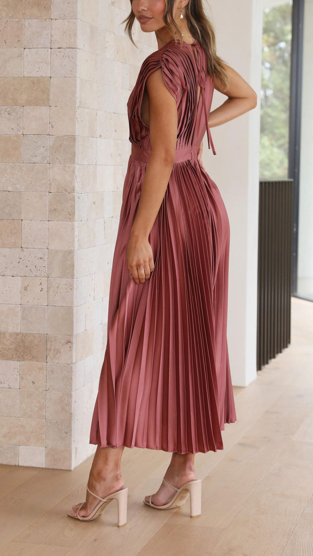 Lucasta | Women's Pleated V Neck Maxi Dress