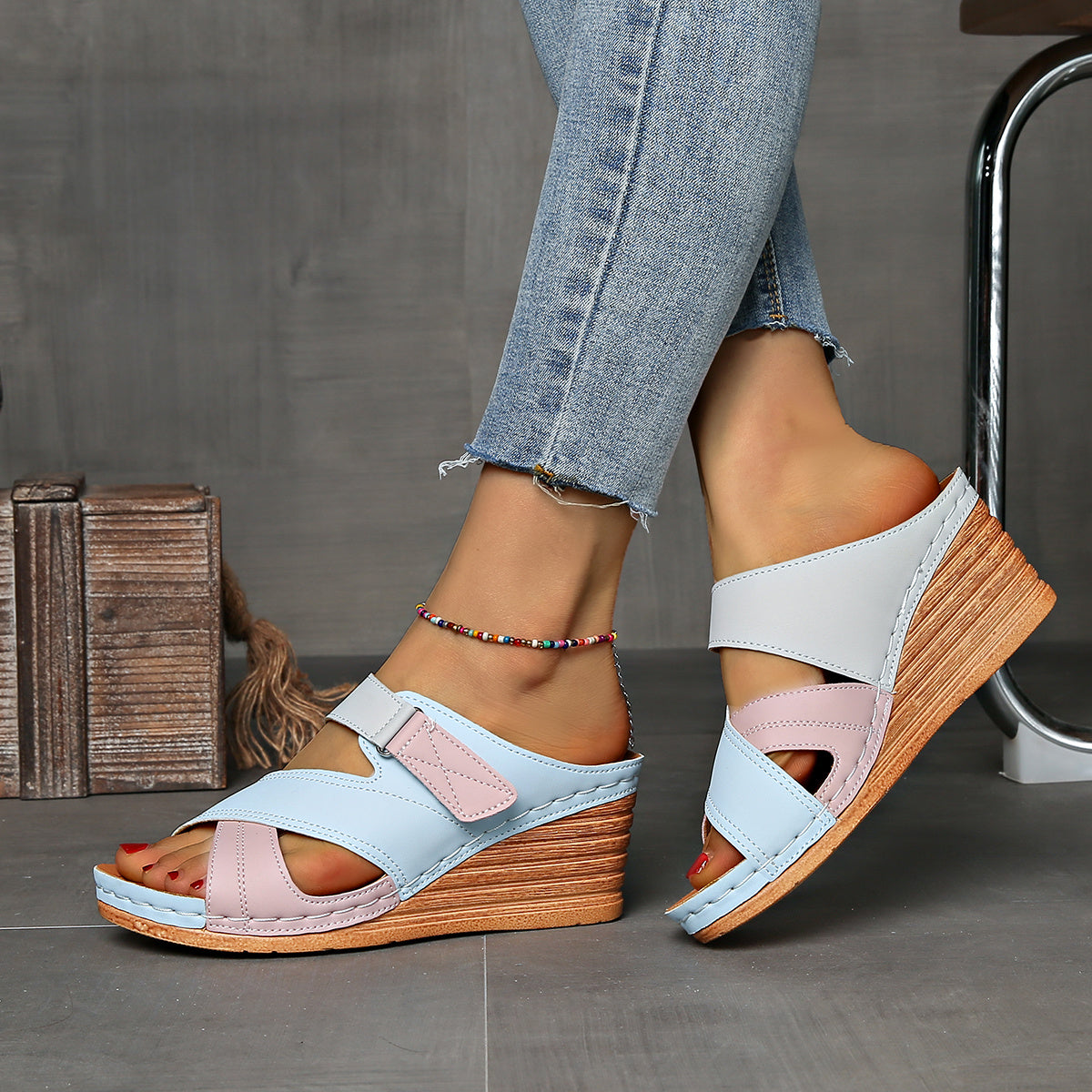 Aerith | Women's Two-Tone Wedge Summer Slides