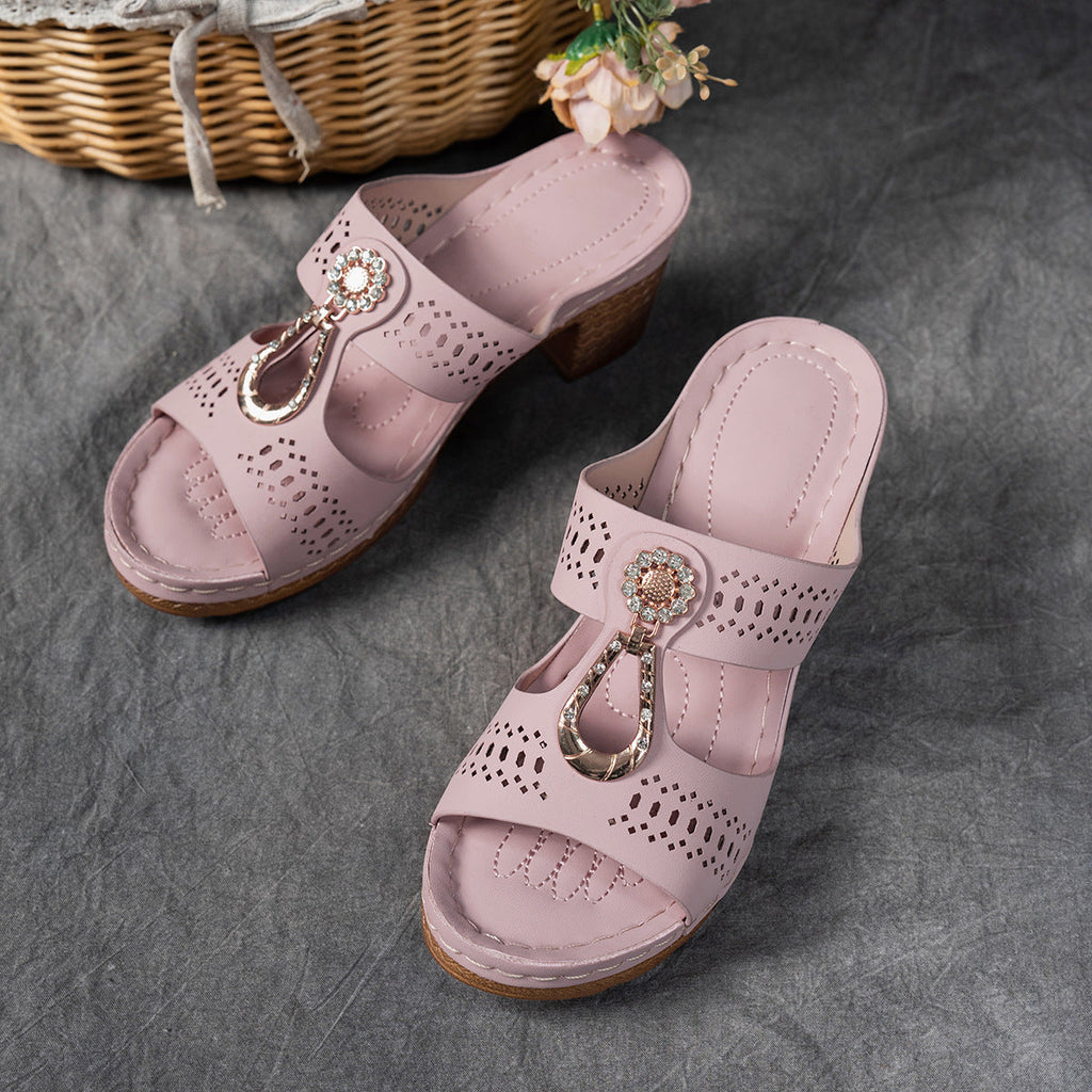 Colm | Women's Perforated Medallion Block Heel Mules