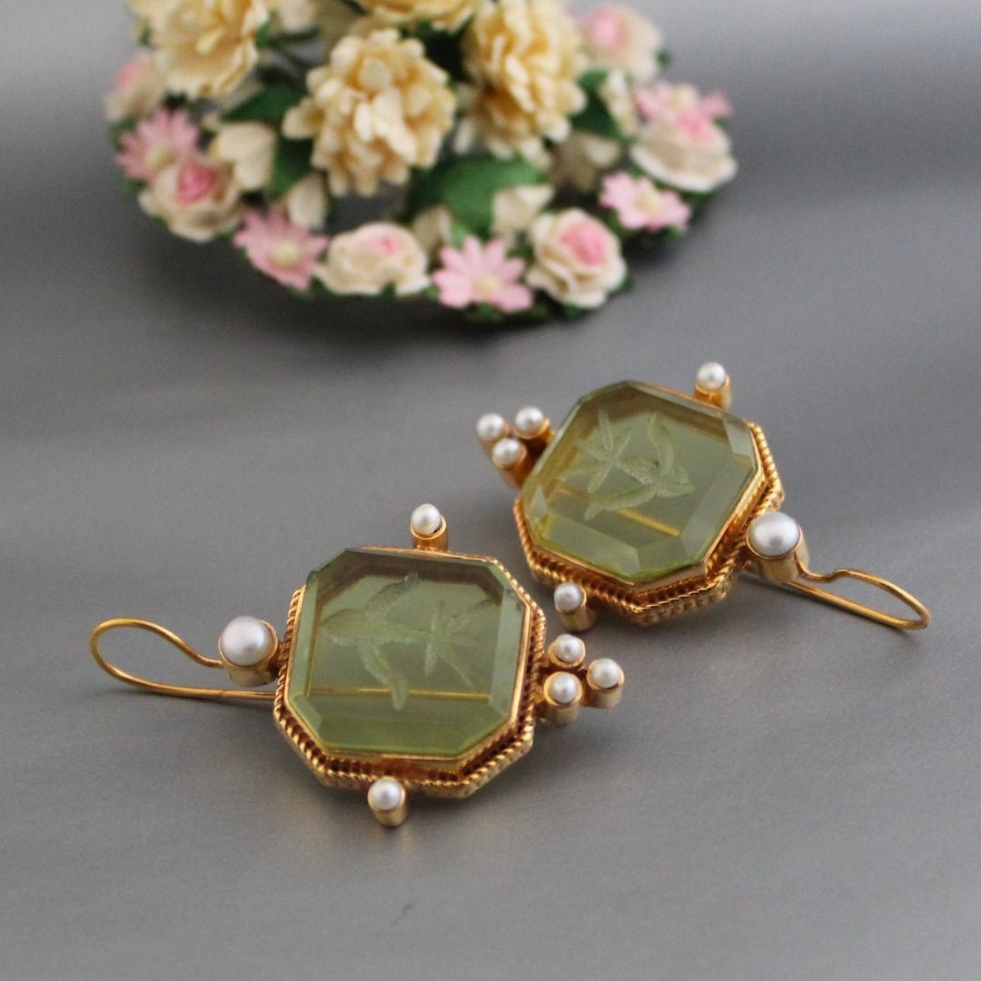 Vivara | Women's Vintage Green Gem & Pearl Drop Earrings